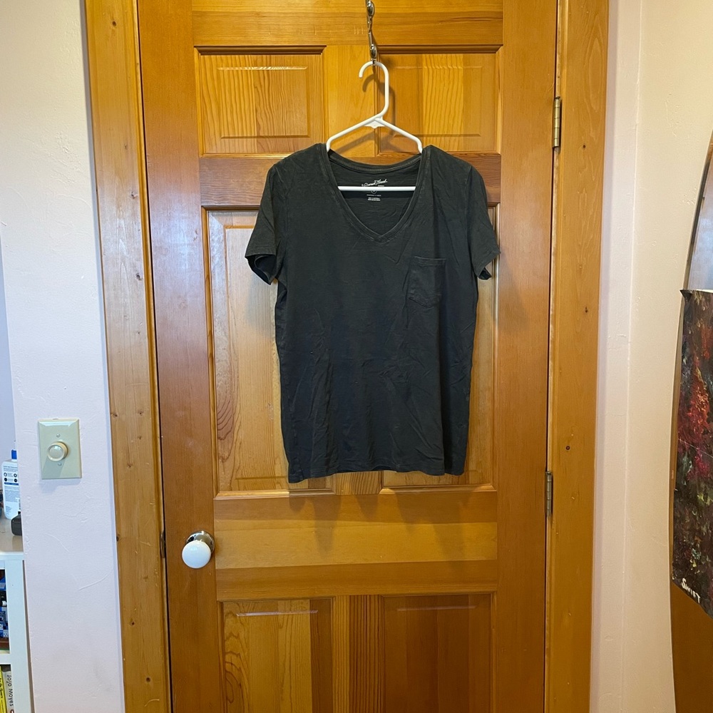 Black universal threads top